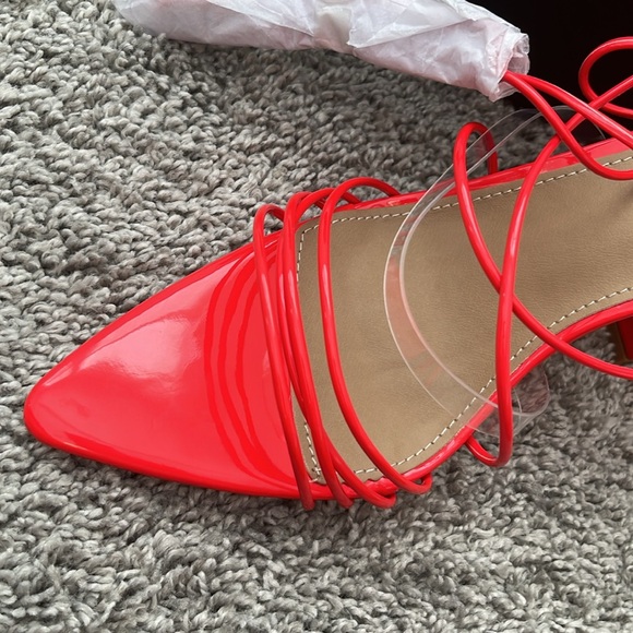 Red patent lace up heels - Picture 8 of 11